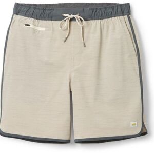 Vuori Banks shorts (beachsand)